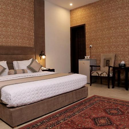 Shelton Hotel Лахор Экстерьер фото