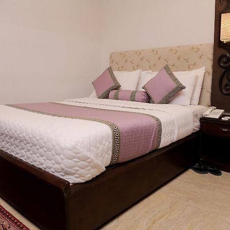 Shelton Hotel Лахор Экстерьер фото