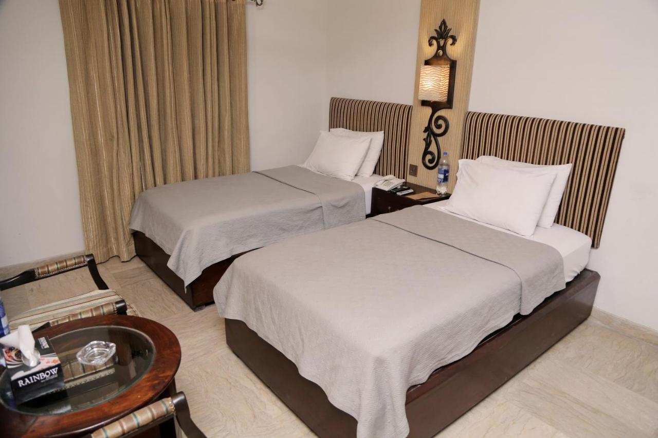 Shelton Hotel Лахор Экстерьер фото
