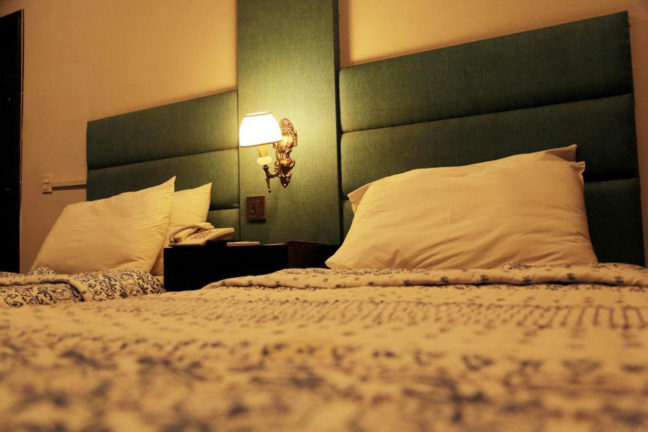 Shelton Hotel Лахор Экстерьер фото